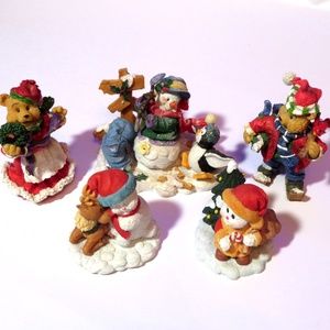 Lot of 5 Christmas figurines, bears and snowmen